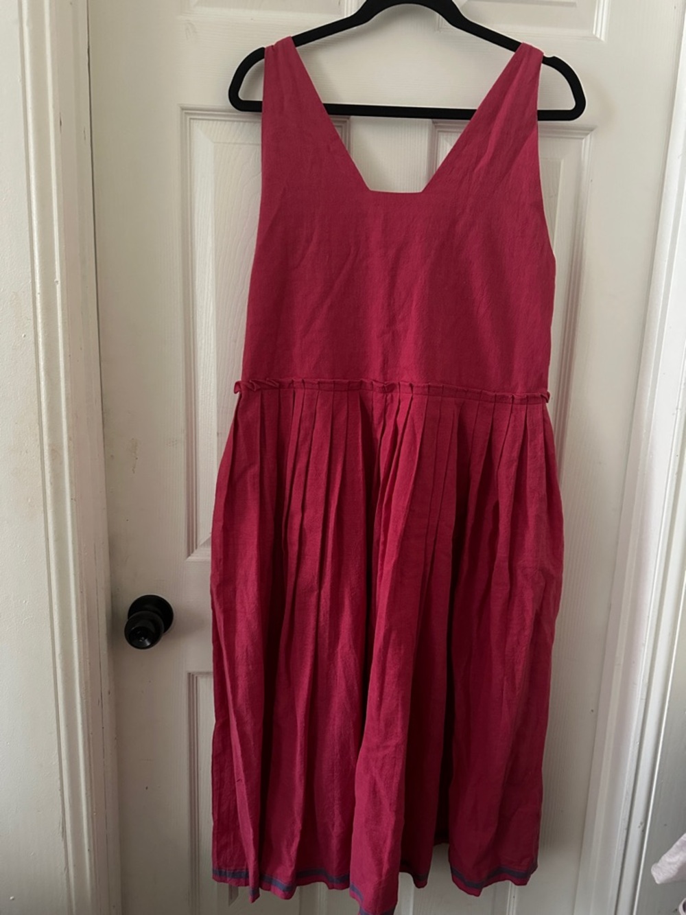 Women’s Sleeveless Midi Dress in Deep Pink - Casual Pleated Style